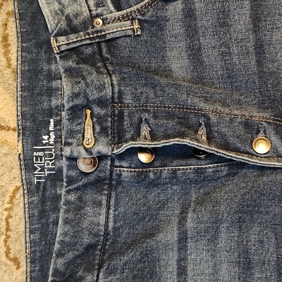 Time & True jeans - Picture 2 of 5